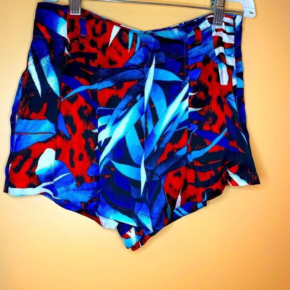 BEBE Tropical Red Blue White Silky Mini Shorts Size 0 - Picture 1 of 15